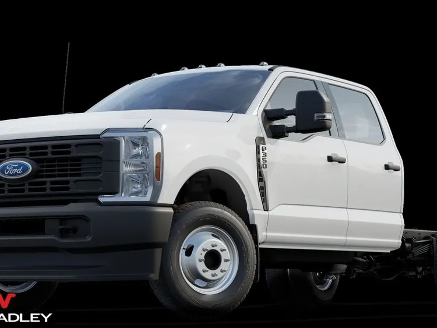 2025 Ford F-350 photo 1