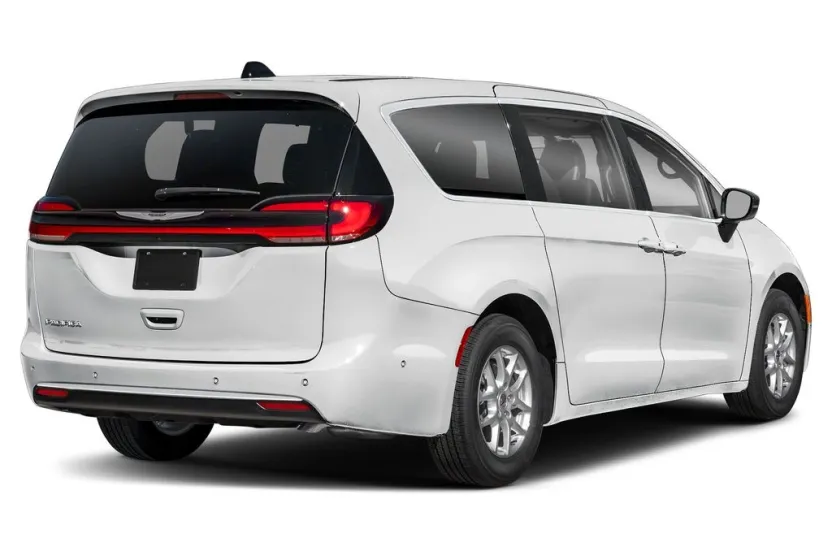 2026 Chrysler Pacifica photo 1