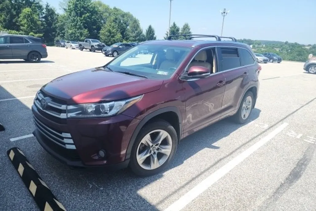 2017 Toyota Highlander Limited photo 1