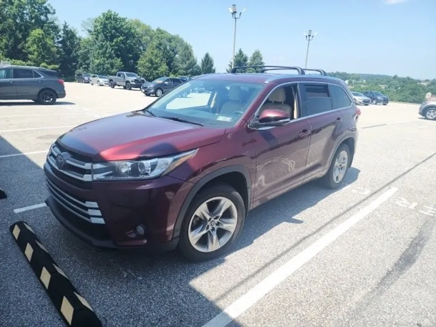 2017 Toyota Highlander Limited photo 1
