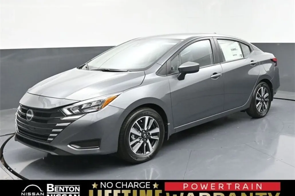 2025 Nissan Versa SV photo 1