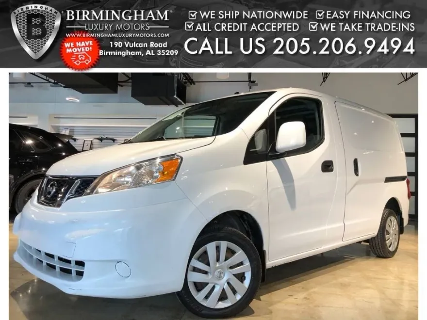2018 Nissan NV200 SV photo 1