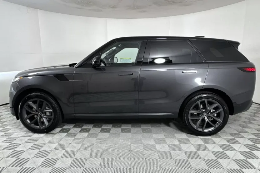 2025 Land Rover Range Rover Sport SE photo 1