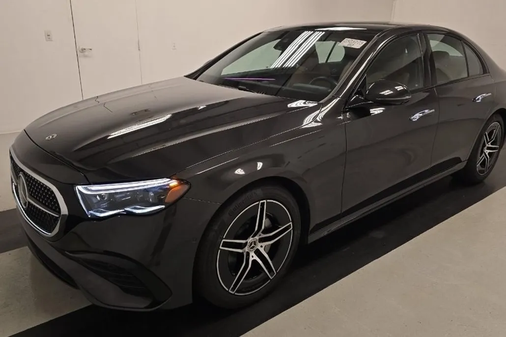 2024 Mercedes Benz E 350 4MATIC photo 1