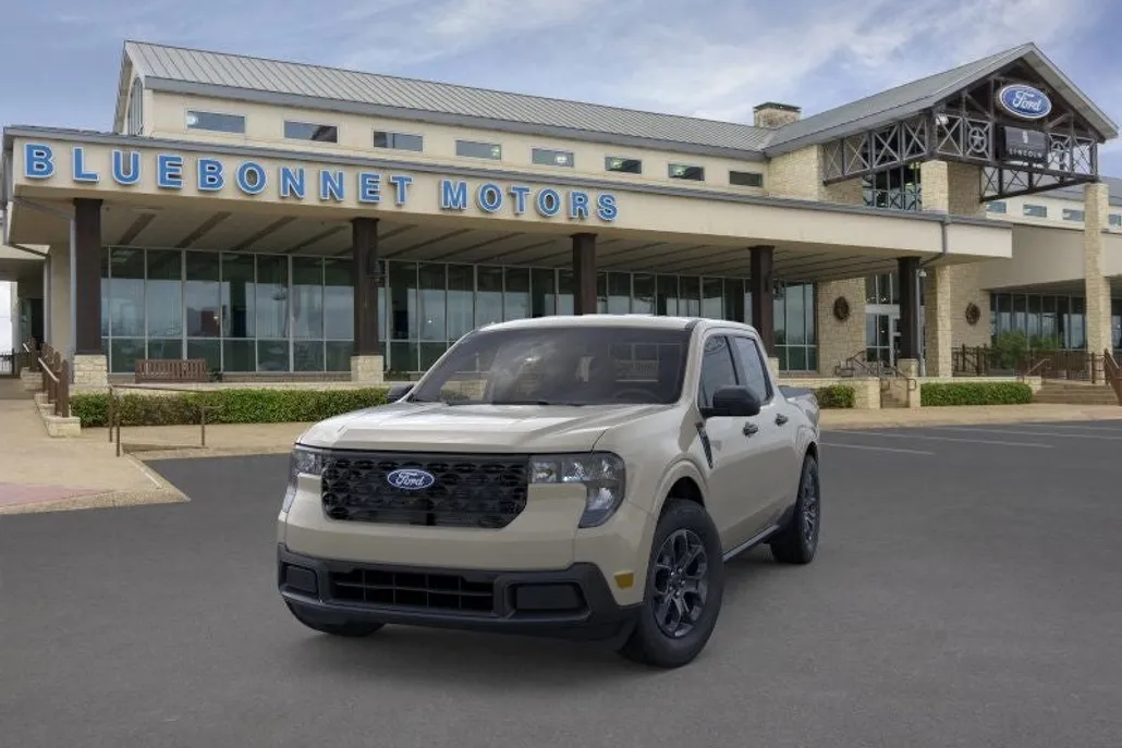 2025 Ford Maverick XLT photo 1