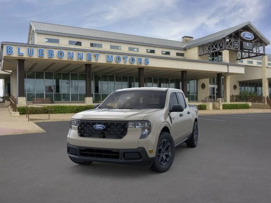 2025 Ford Maverick XLT photo 1