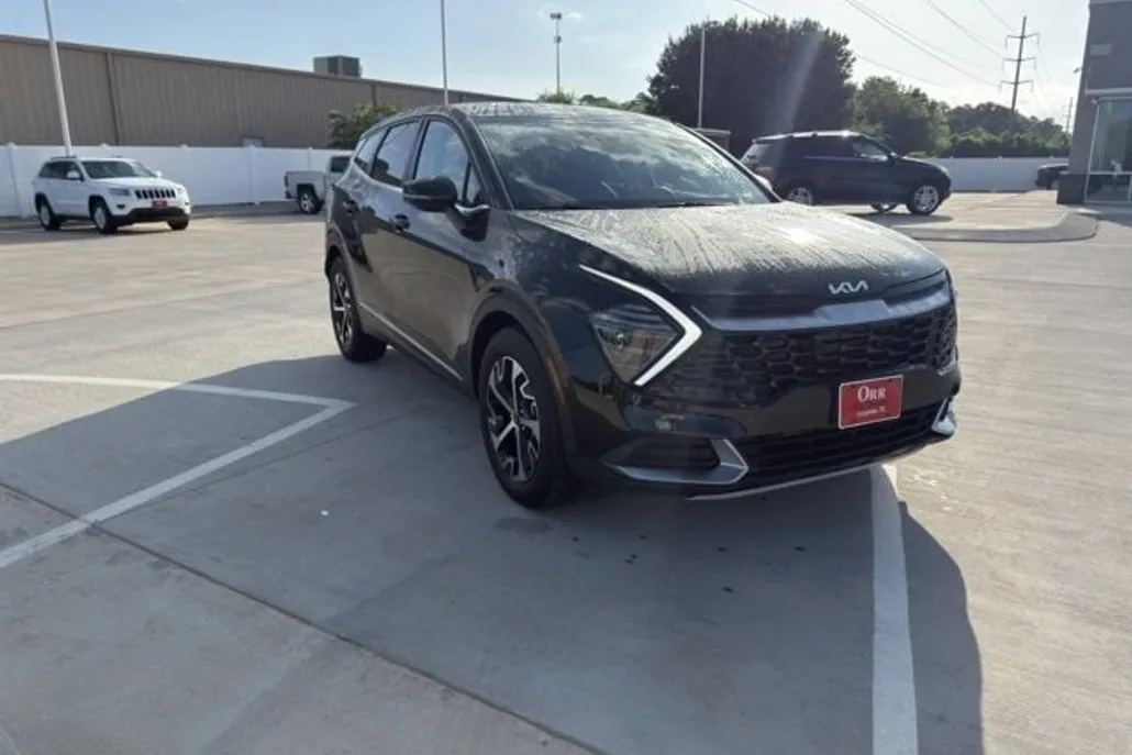 2024 Kia Sportage EX photo 1