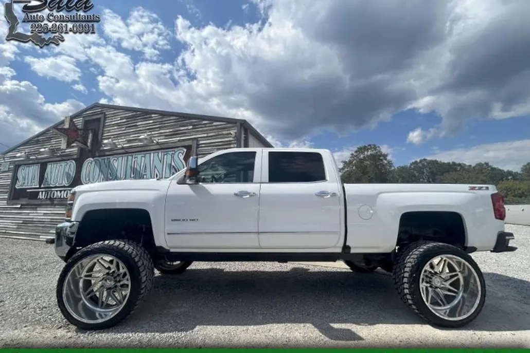 2016 Chevrolet Silverado 2500HD LTZ photo 1
