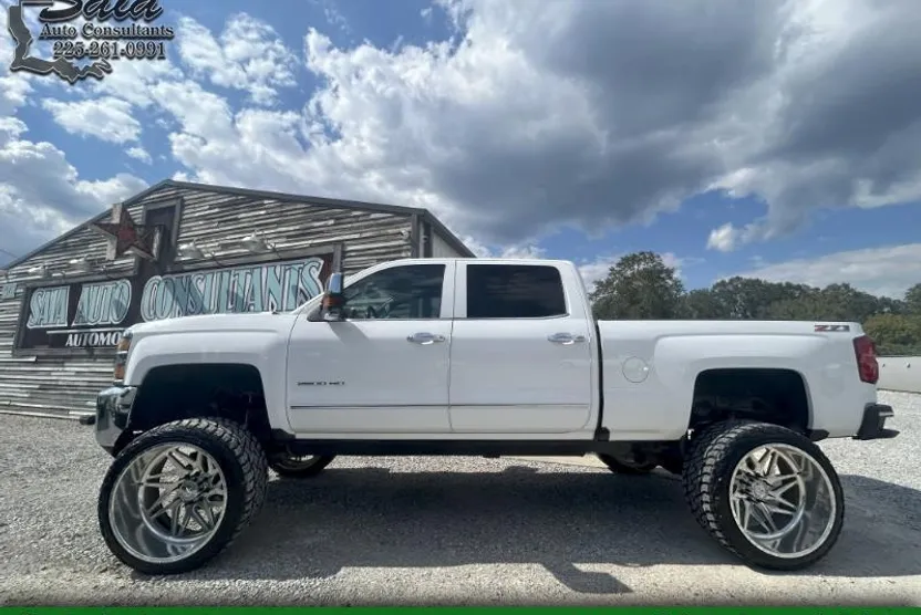 2016 Chevrolet Silverado 2500HD LTZ photo 1