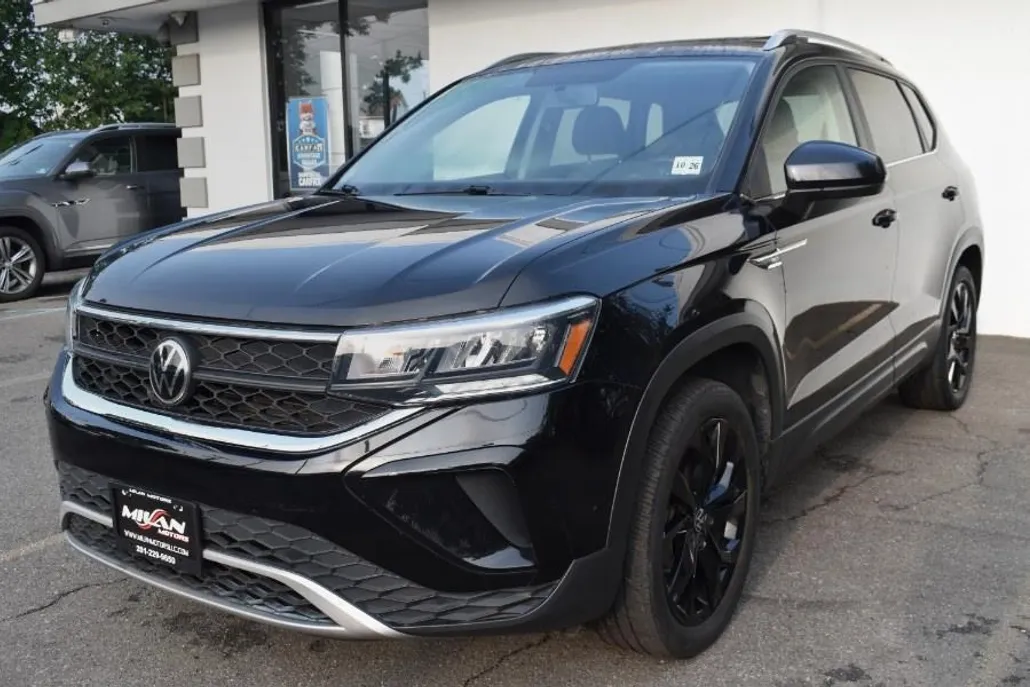 2022 Volkswagen Taos SE photo 1