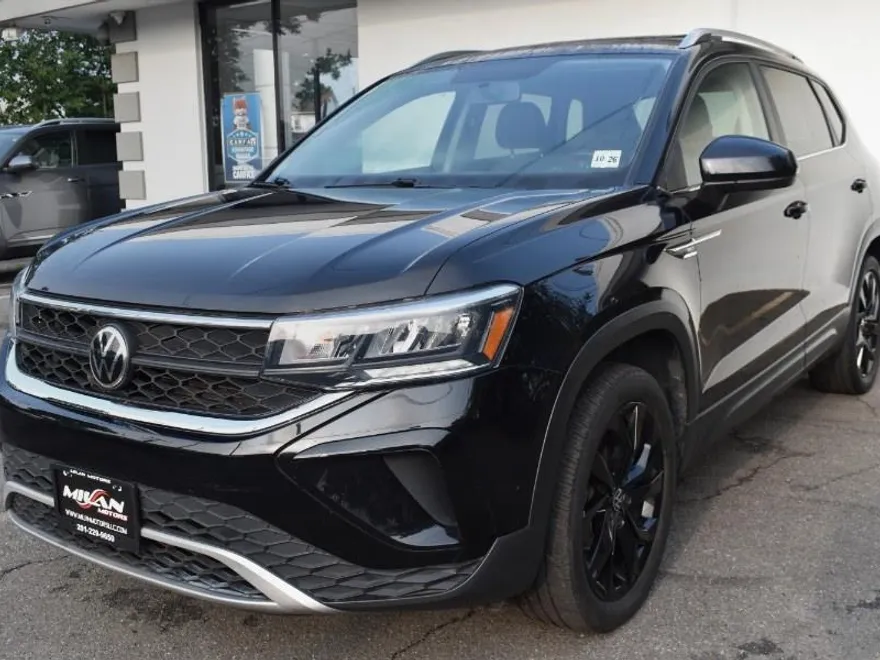 2022 Volkswagen Taos SE photo 1