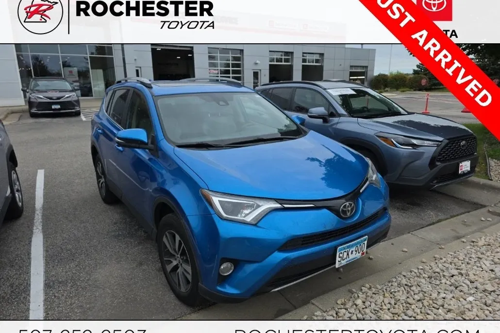 2018 Toyota RAV4 XLE photo 1