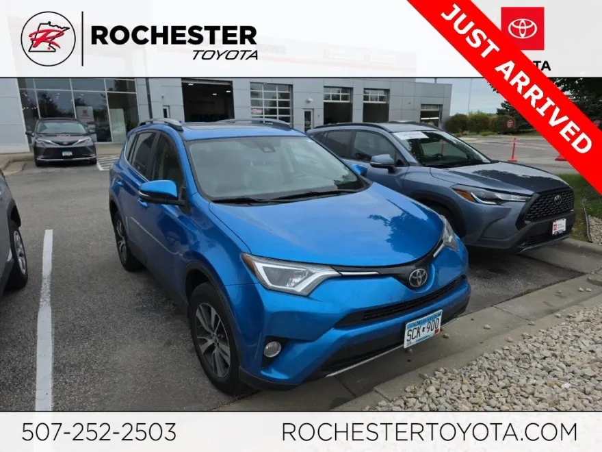 2018 Toyota RAV4 XLE photo 1