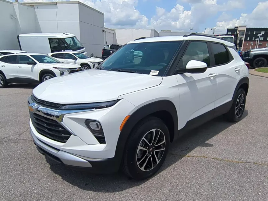 2026 Chevrolet Trailblazer LT photo 1