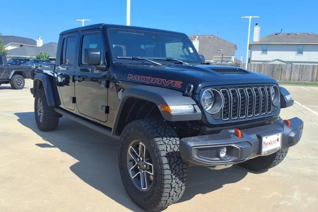 2025 Jeep Gladiator Mojave photo 1