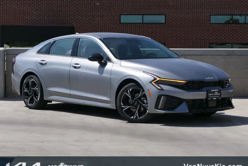 2026 Kia K5 GT-Line photo 1