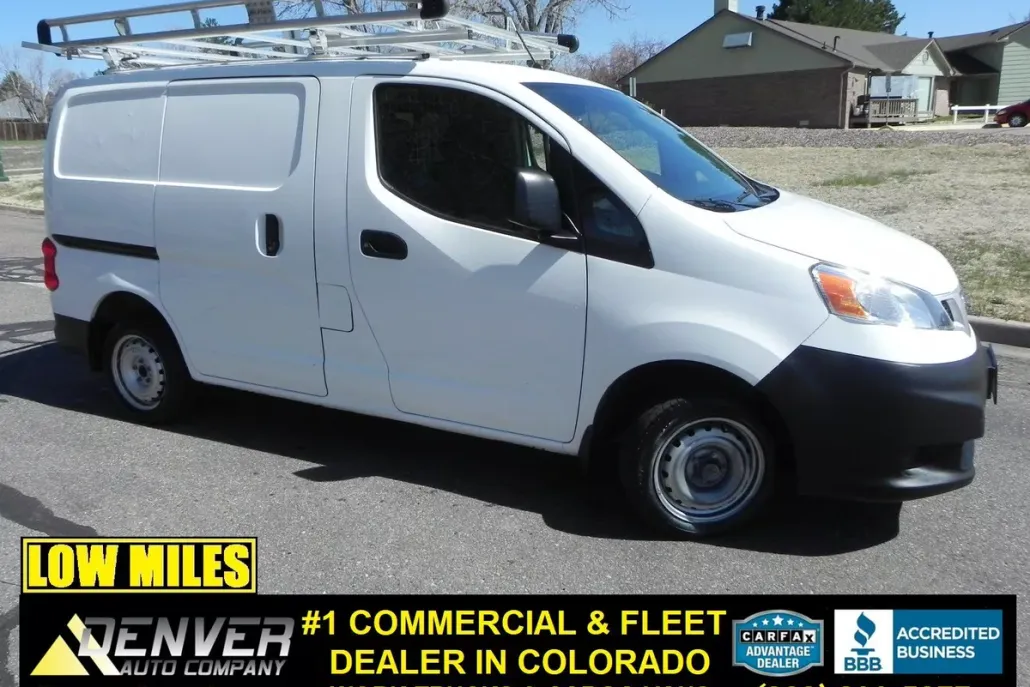 2017 Nissan NV200 S photo 1