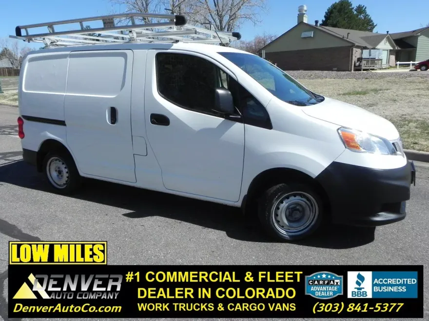 2017 Nissan NV200 S photo 1