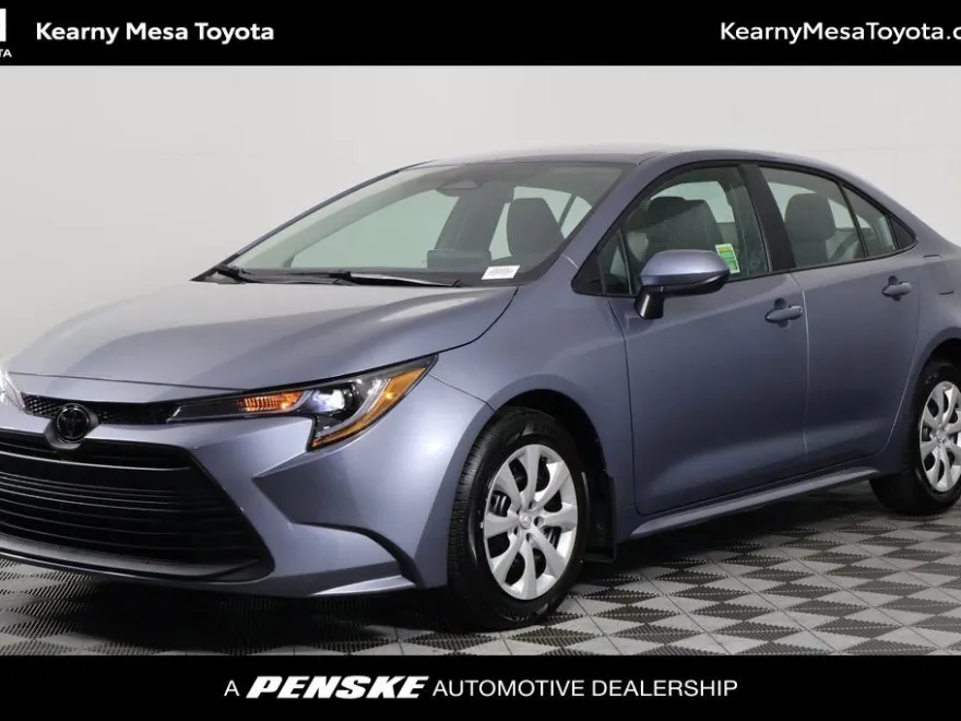 2025 Toyota Corolla LE photo 1