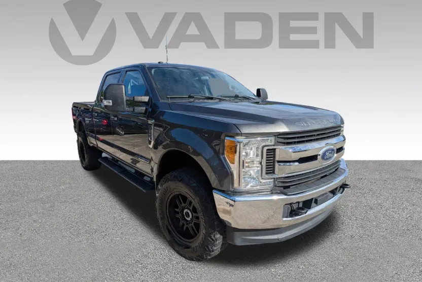 2017 Ford F-250 XLT photo 1