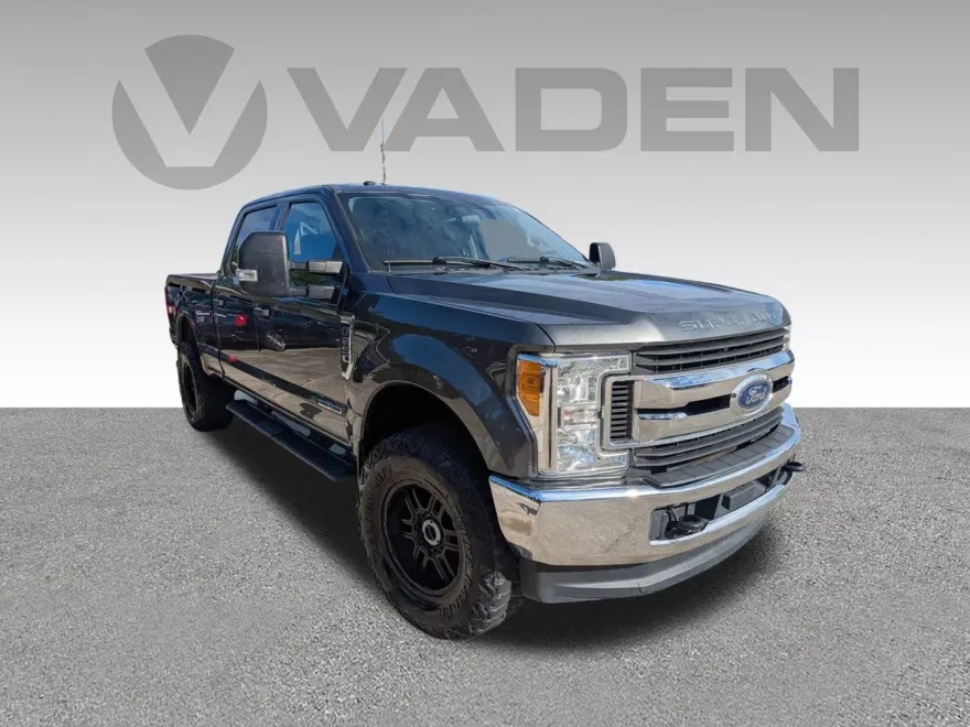 2017 Ford F-250 XLT photo 1