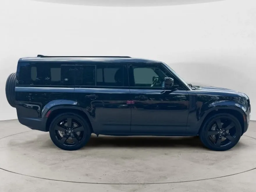 2024 Land Rover Defender 130 S photo 1