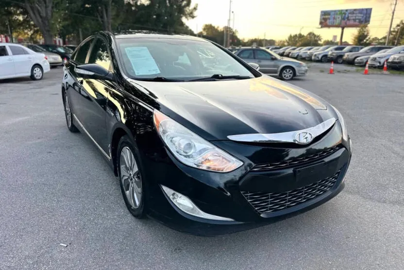 2013 Hyundai Sonata Hybrid Limited photo 1