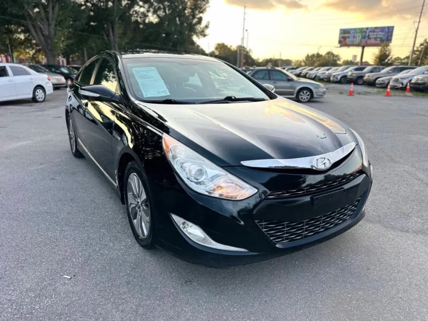 2013 Hyundai Sonata Hybrid Limited photo 1