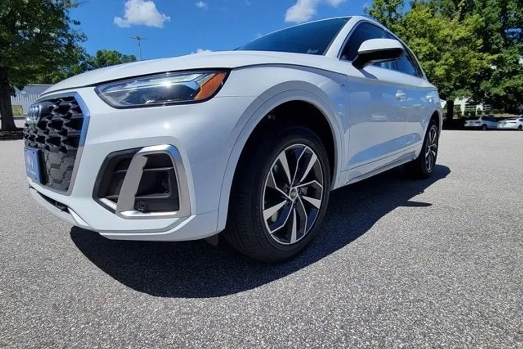 2023 Audi Q5 45 S line Premium photo 1