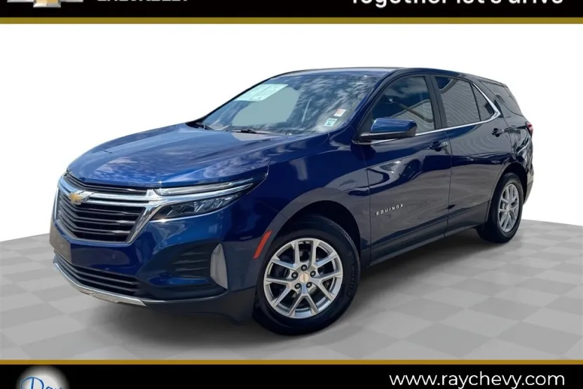 2023 Chevrolet Equinox LT photo 1