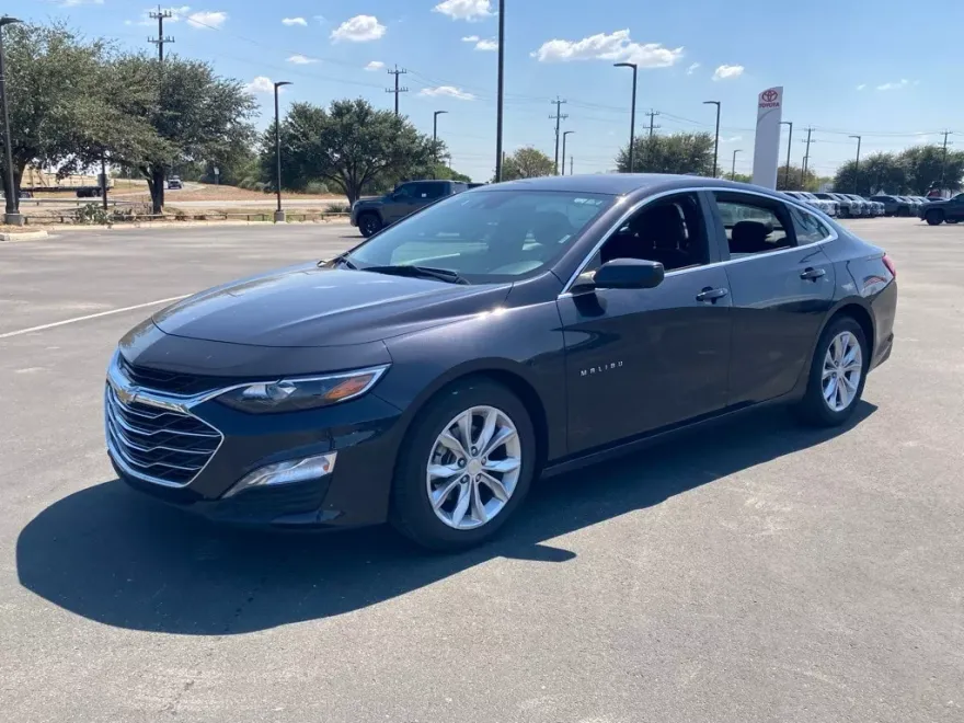 2023 Chevrolet Malibu 1LT photo 1