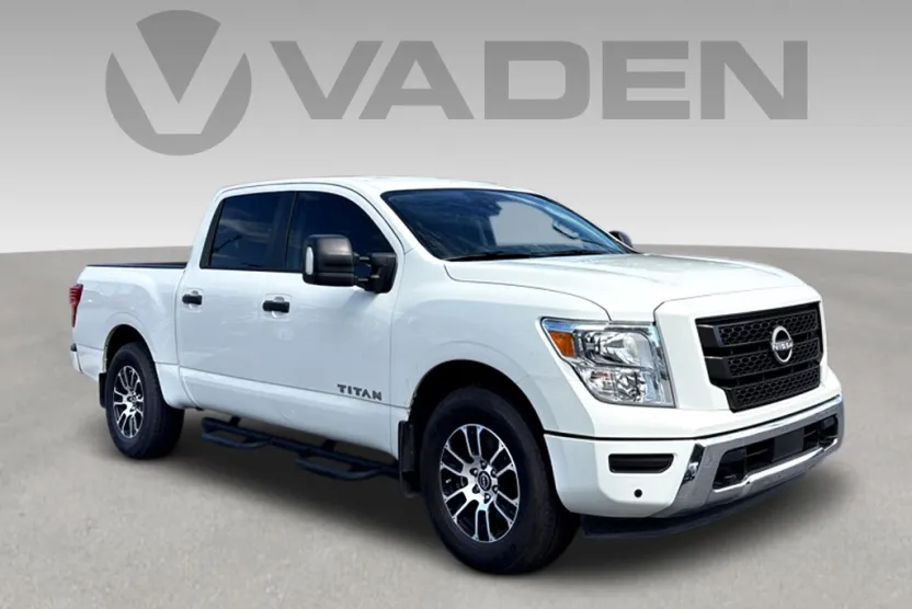 2024 Nissan Titan SV photo 1
