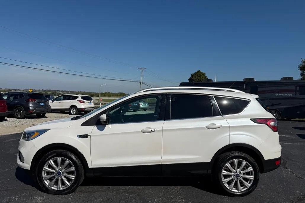 2017 Ford Escape Titanium photo 1