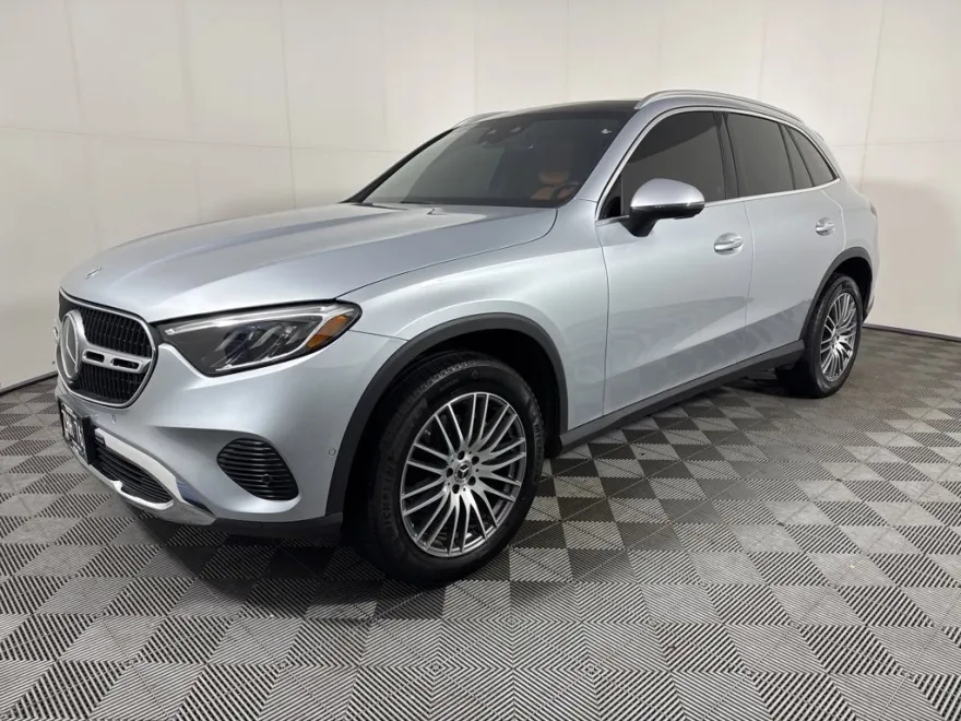 2025 Mercedes Benz GLC 300 4MATIC photo 1