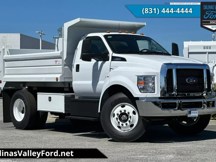 2025 Ford F-650 SuperCab photo 1