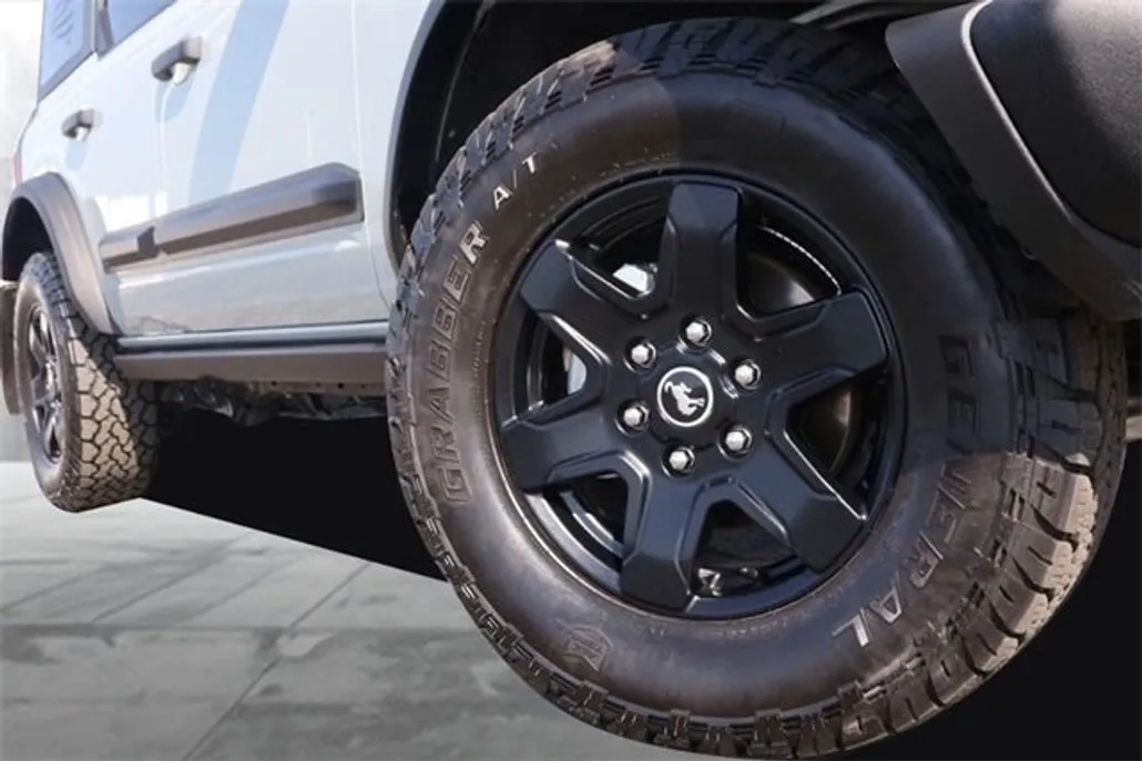 2024 Ford Bronco Black Diamond photo 1