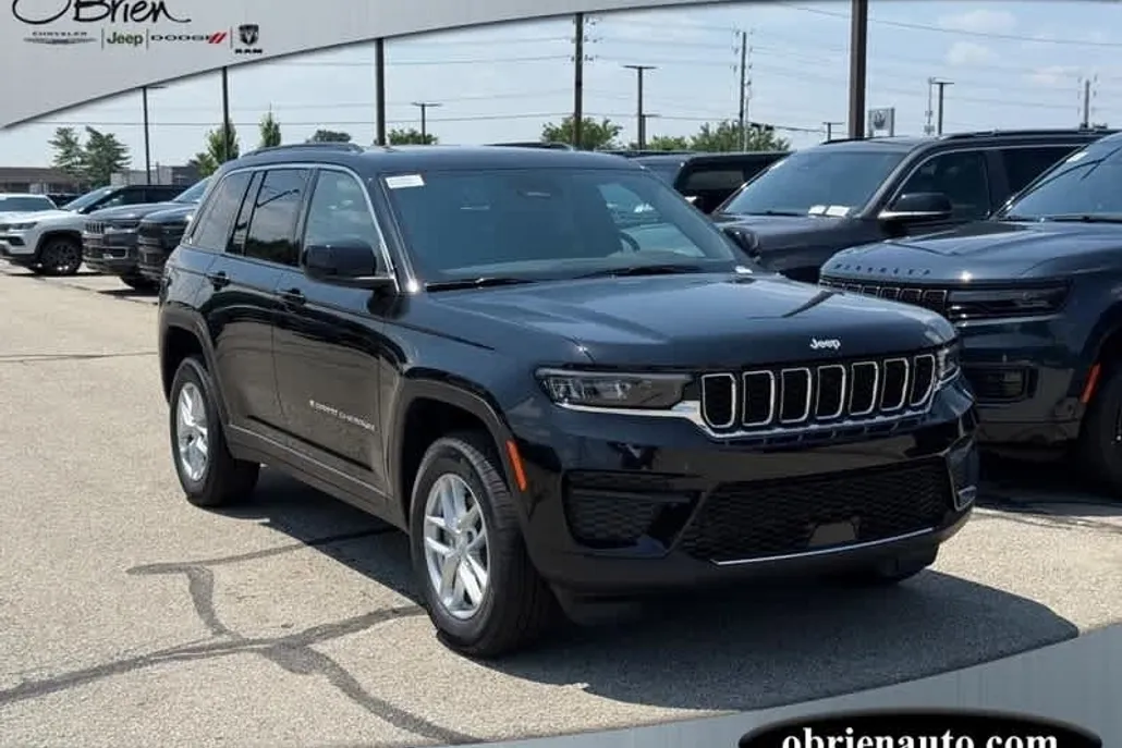 2025 Jeep Grand Cherokee Laredo X photo 1