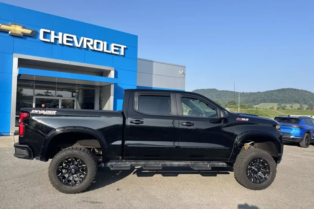2022 Chevrolet Silverado 1500 RST photo 1