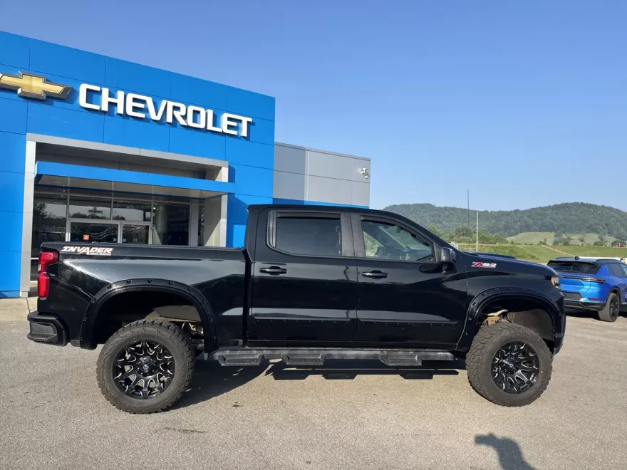 2022 Chevrolet Silverado 1500 RST photo 1