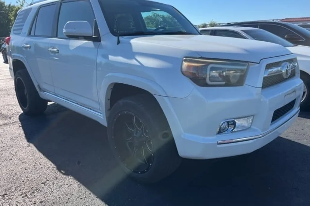 2011 Toyota 4Runner Limited V6 photo 1