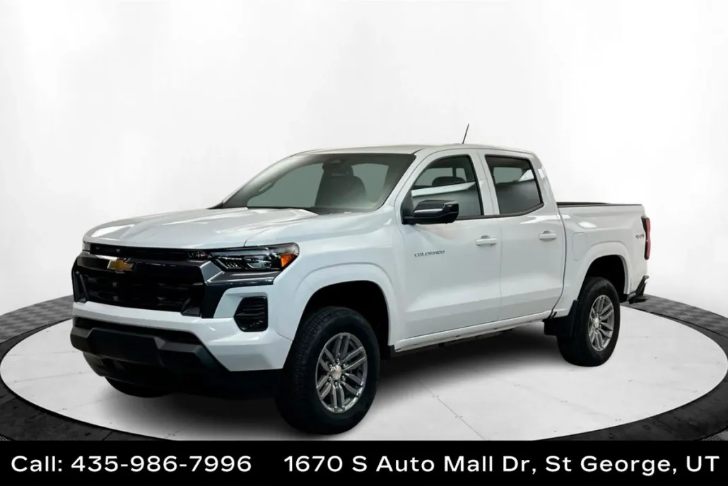 2025 Chevrolet Colorado Work Truck LT photo 1