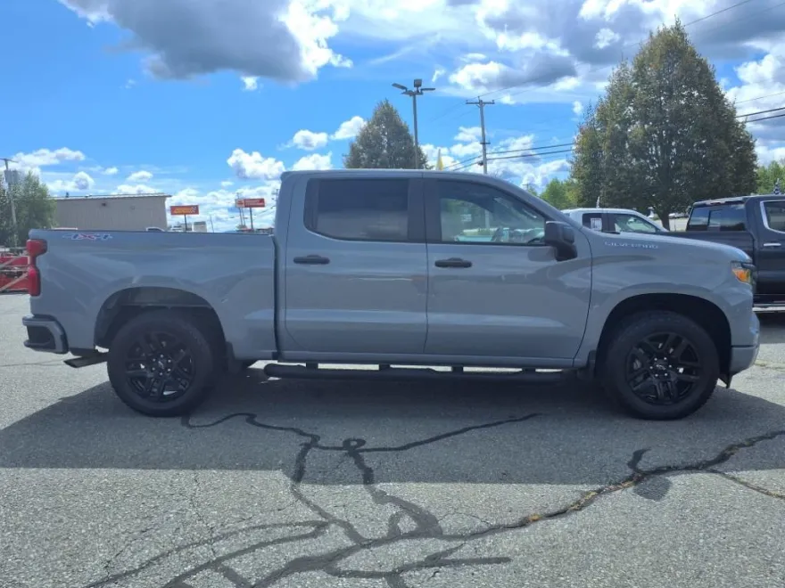 2024 Chevrolet Silverado 1500 Custom photo 1