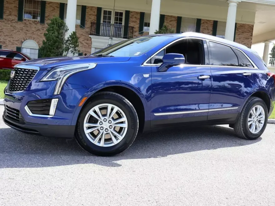 2023 Cadillac XT5 Luxury photo 1