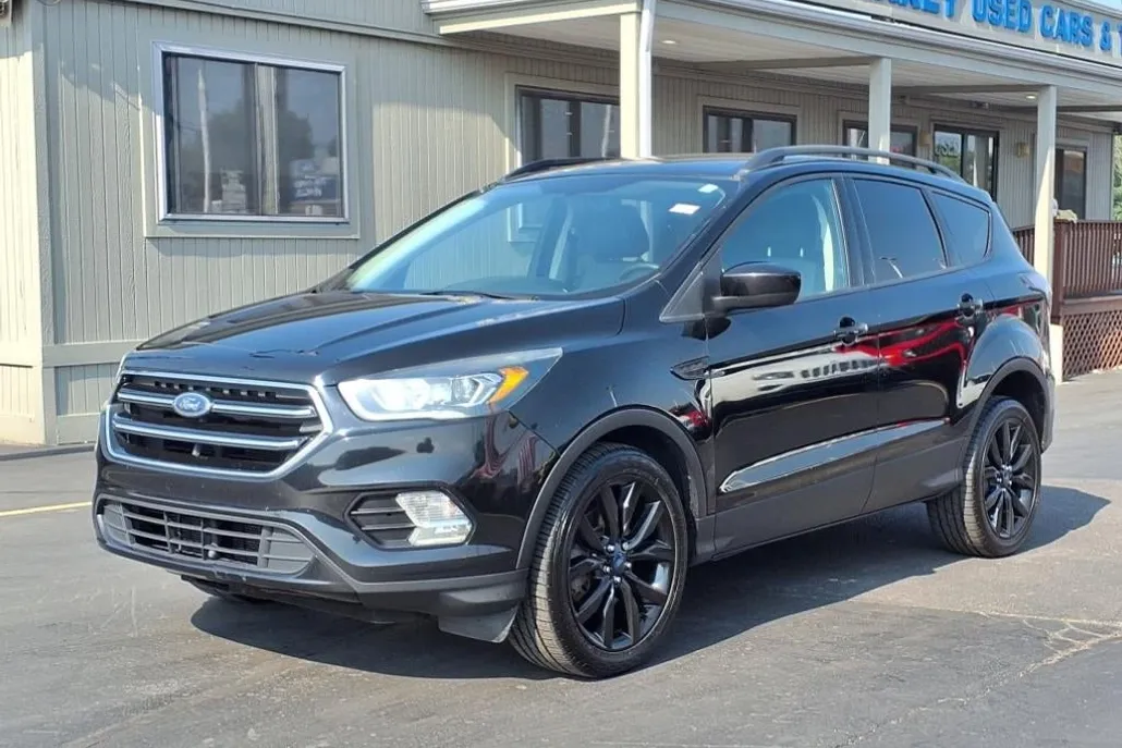2017 Ford Escape SE photo 1