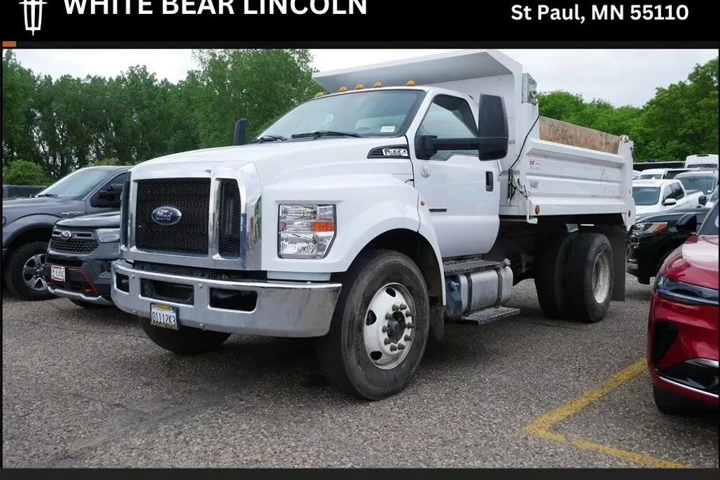 2022 Ford F-650 Base photo 1