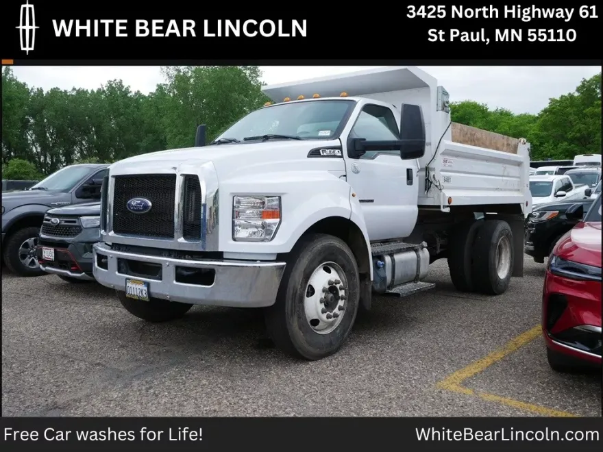 2022 Ford F-650 Base photo 1