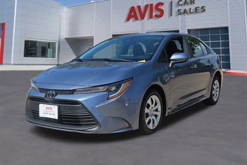 2024 Toyota Corolla LE photo 1