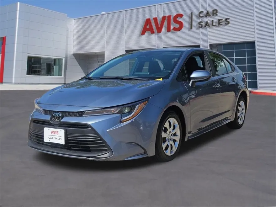 2024 Toyota Corolla LE photo 1