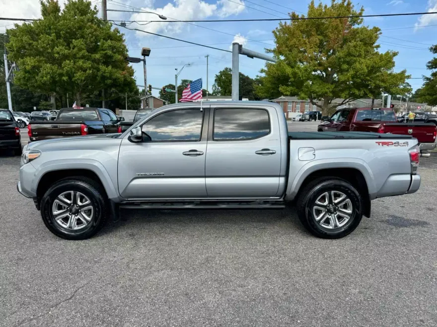 2017 Toyota Tacoma Double Cab Limited photo 1