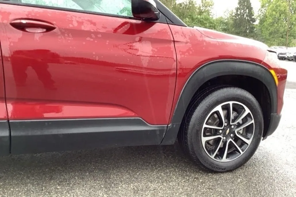 2025 Chevrolet Trailblazer LT photo 1
